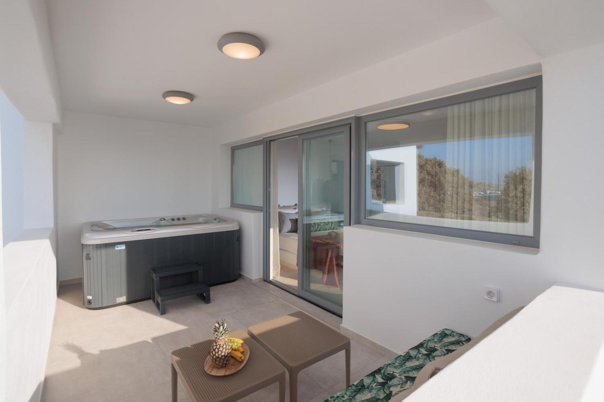 Seanfinity Beachfront Suites Mikri Vigla Ngoại thất bức ảnh