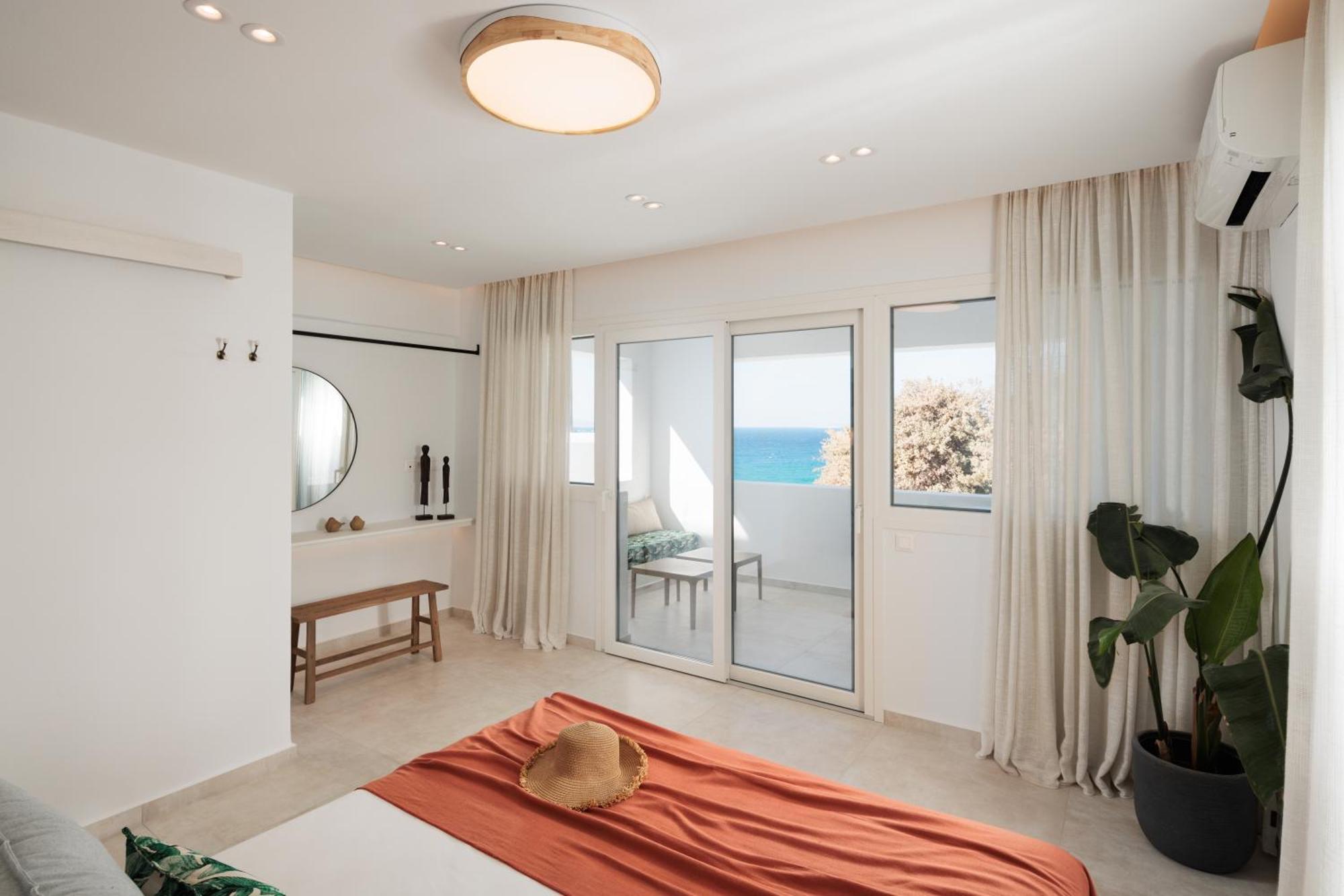 Seanfinity Beachfront Suites Mikri Vigla Phòng bức ảnh